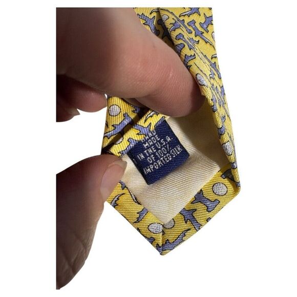 Men's~VINEYARD VINES‎ Necktie~Yellow/Blue sharks golf balls - Picture 2 of 4